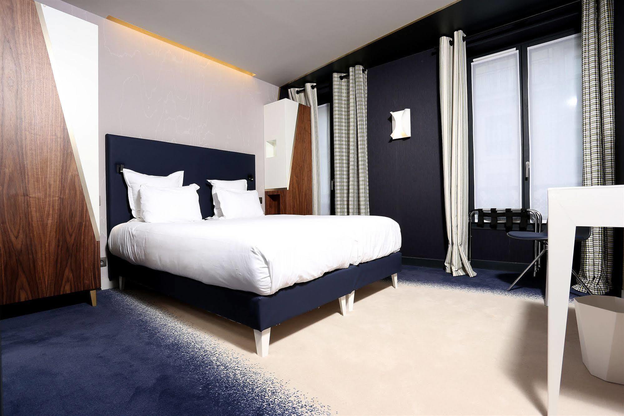 Le Malown Paris Exterior photo